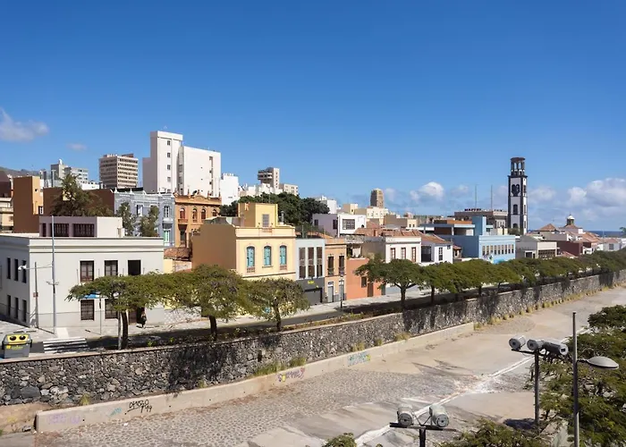 Daire Home2book Bright & Comfy Cruz Center