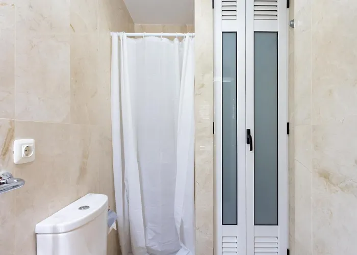 Home2book Bright & Comfy Cruz Center