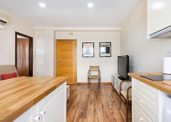 Daire Home2book Bright & Comfy Cruz Center