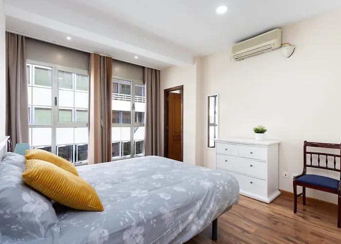 Home2book Bright & Comfy Cruz Center