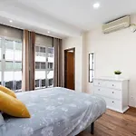 Home2book Bright & Comfy Cruz Center